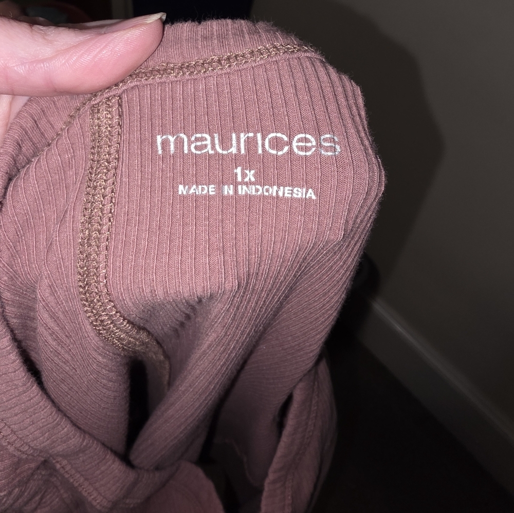Maurices Mauve V-Neck Tank Top - Picture 3 of 3